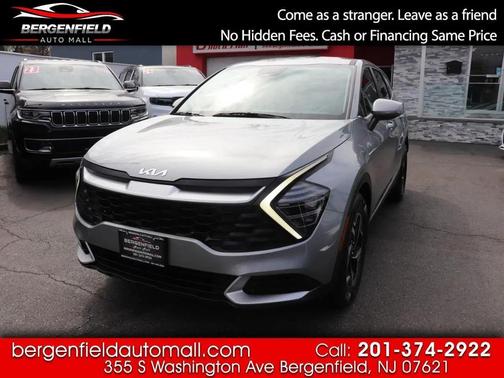 Gray 2024 Kia Sportage LX