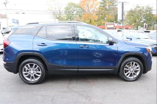2023 GMC Terrain SLT