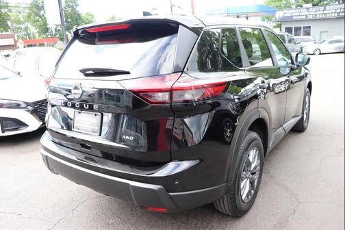 Super Black 2024 Nissan Rogue S