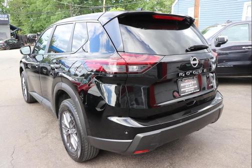 Super Black 2024 Nissan Rogue S