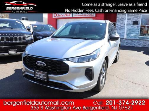 Iconic Silver Metallic 2023 Ford Escape ST-Line