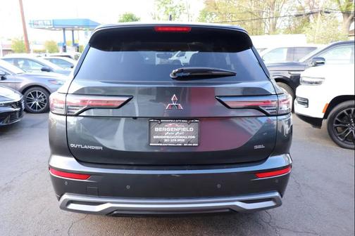 Gray 2025 Mitsubishi Outlander SEL 2.5 2WD