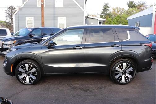 Gray 2025 Mitsubishi Outlander SEL 2.5 2WD
