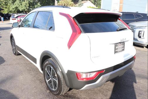 2023 Kia Niro LX