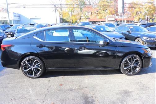2023 Nissan Altima SR FWD