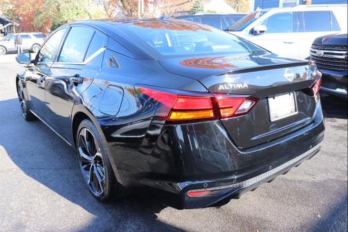 2023 Nissan Altima SR FWD