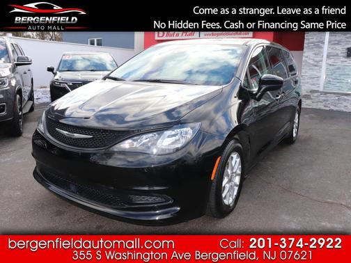 2023 Chrysler Voyager LX