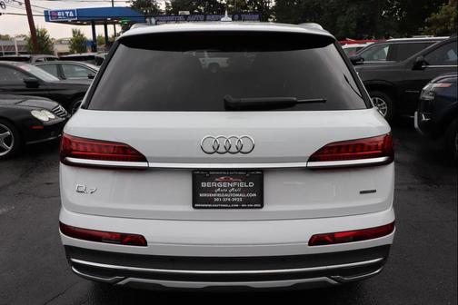 2024 Audi Q7 45 Premium Plus