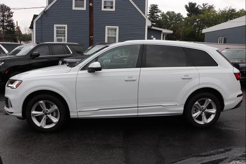 2024 Audi Q7 45 Premium Plus