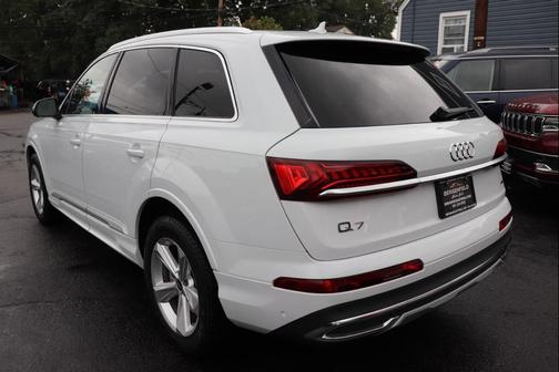 2024 Audi Q7 45 Premium Plus