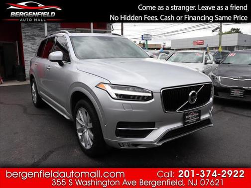 2016 Volvo XC90 T6 Momentum