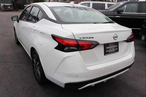 2024 Nissan Versa 1.6 SV