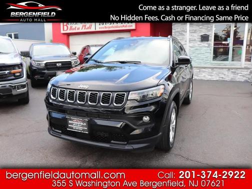 Black 2024 Jeep Compass Latitude