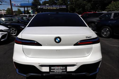 2023 BMW 740 i