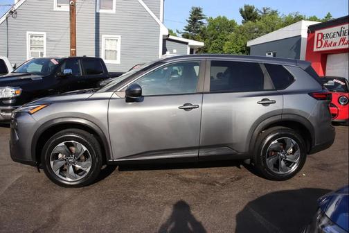 Gun Metallic 2024 Nissan Rogue SV