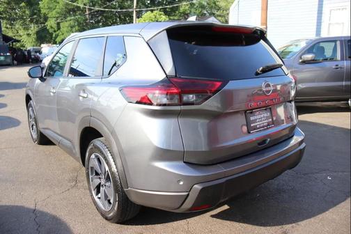 Gun Metallic 2024 Nissan Rogue SV