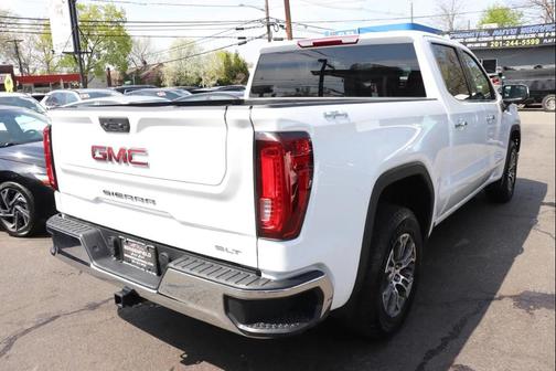 White 2025 GMC Sierra 1500 SLT