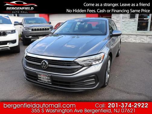 Platinum Gray Metallic 2024 Volkswagen Jetta 1.5T SE