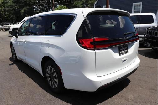 Bright White Clearcoat 2024 Chrysler Pacifica Hybrid Select