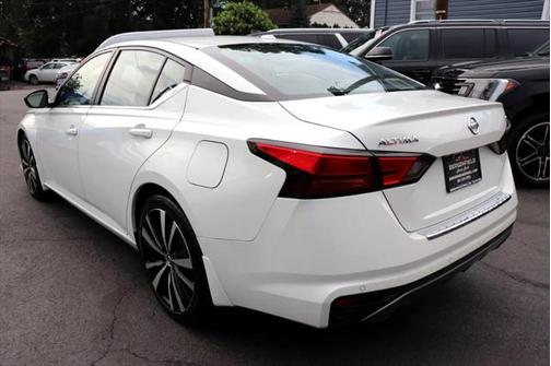 2022 Nissan Altima SR FWD
