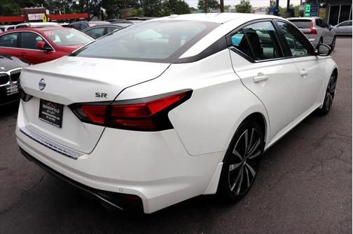 2022 Nissan Altima SR FWD
