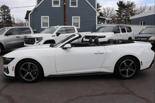 Oxford White 2025 Ford Mustang EcoBoost Premium