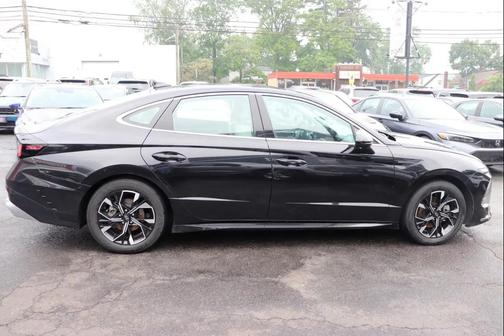 Abyss Black 2025 Hyundai SONATA SEL