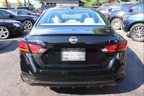 2025 Nissan Altima SV FWD