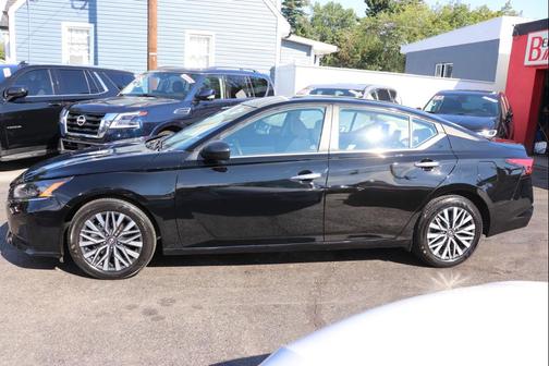 2025 Nissan Altima SV FWD
