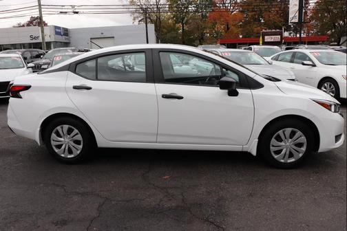 2024 Nissan Versa 1.6 S