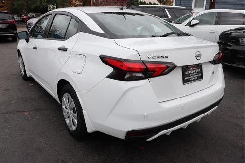 2024 Nissan Versa 1.6 S