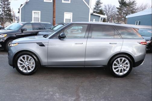 2025 Land Rover Range Rover Sport SE