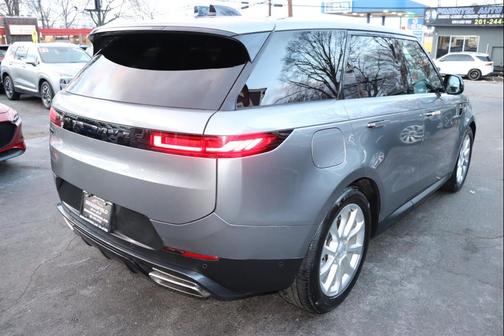 2025 Land Rover Range Rover Sport SE