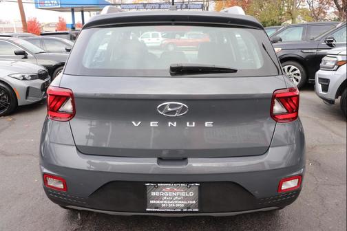 2024 Hyundai VENUE SEL