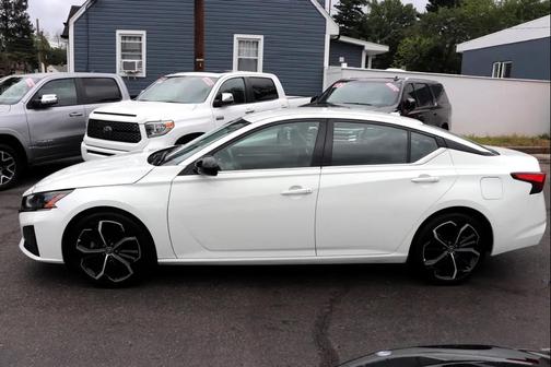 2023 Nissan Altima SR FWD