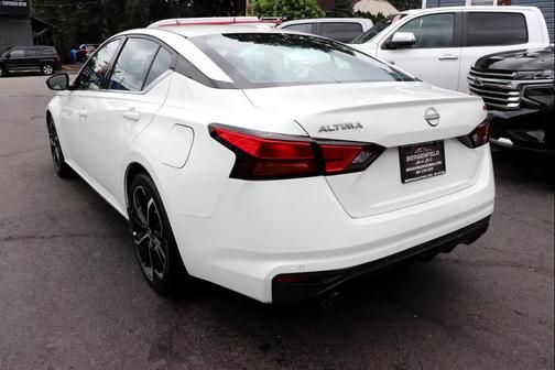 2023 Nissan Altima SR FWD