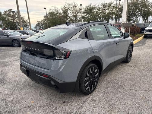 2026 Nissan Leaf PLATINUM+