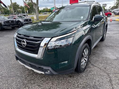 Obsidian Green Pearl 2022 Nissan Pathfinder SL 2WD