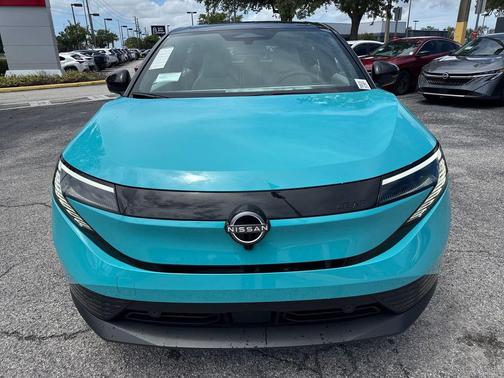 Seabreeze Blue Pearl/Black 2026 Nissan Leaf SV+