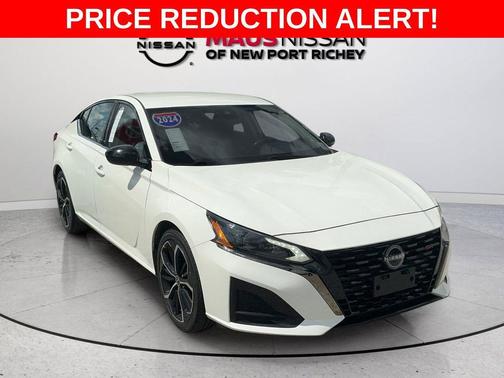 White 2024 Nissan Altima SR FWD