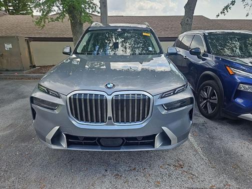 Skyscraper Grey Metallic 2024 BMW X7 xDrive40i