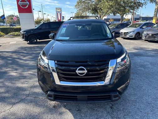 2024 Nissan Pathfinder SV FWD