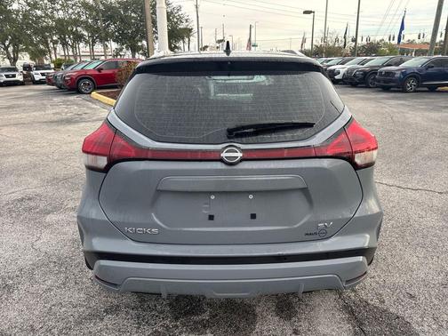 2023 Nissan Kicks SV