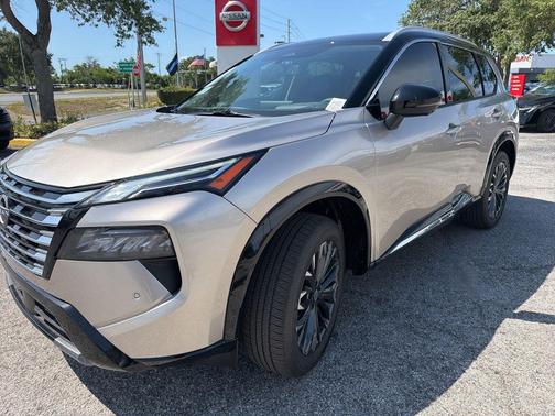 Champagne Silver/Black 2026 Nissan Rogue Platinum