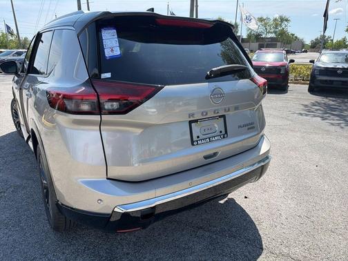 Champagne Silver/Black 2026 Nissan Rogue Platinum