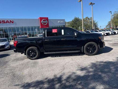 2024 Nissan Titan SV