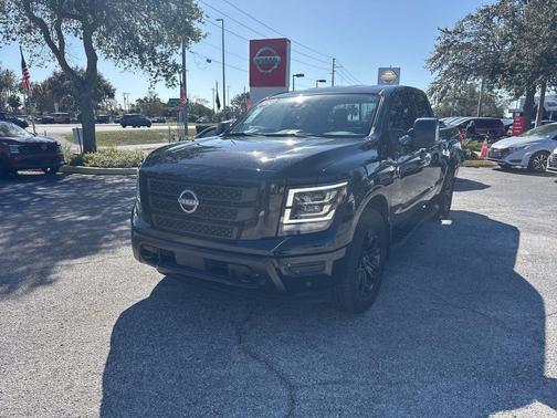 2024 Nissan Titan SV