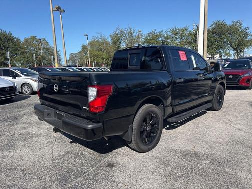 2024 Nissan Titan SV