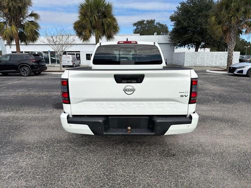 2023 Nissan Frontier SV