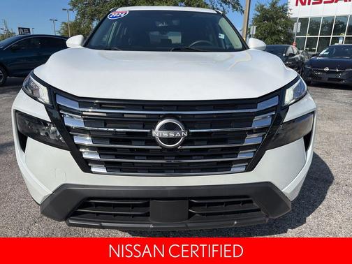 Everest White Pearl 2024 Nissan Rogue SV
